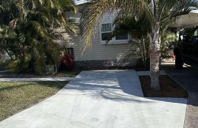 520 Puffin Drive - 520 Puffin Drive, Micco, FL 32976