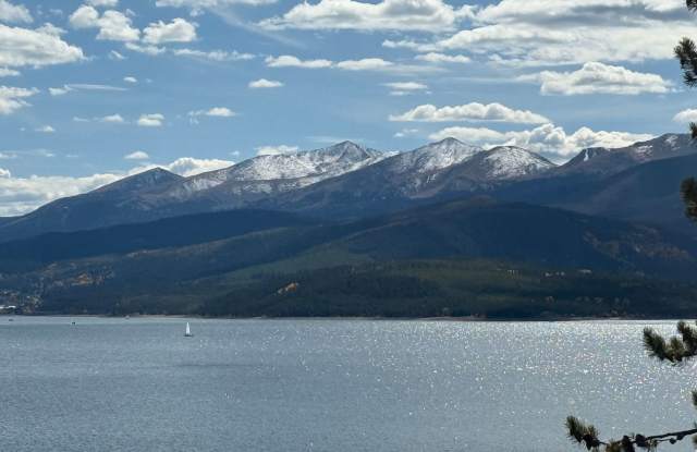 WaterFront Location Dillon 2 BD 2 BA WINTER SKI LEASE 6 MO 2026-2027 Gallery 4