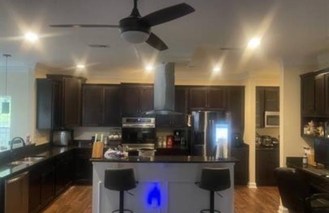1005 E Russell Court - 1005 East Russell Court, Newport News, VA 23605