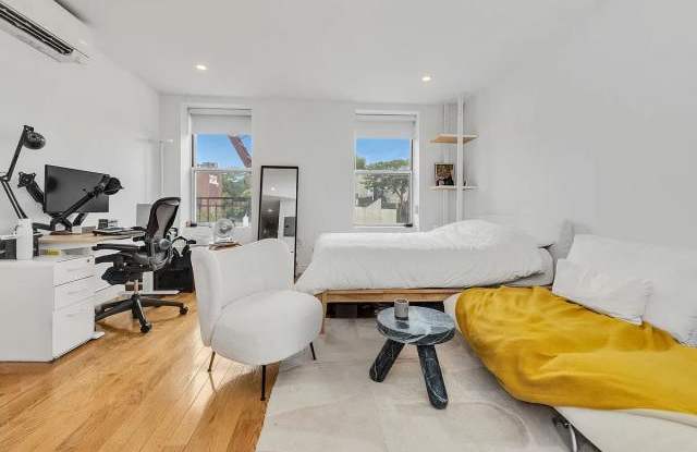 287 Bleecker Street Gallery 3
