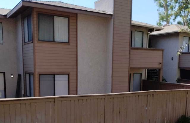 2 Bedroom 1 Bathroom Condo Down Stairs Unit photos photos