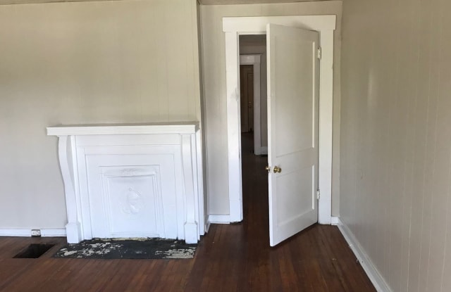 3103 Dumesnil St Gallery 2