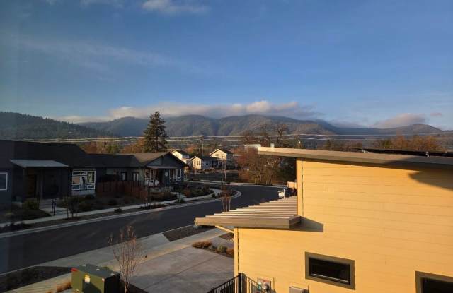 New 1 Bedroom Apartment in Central Ashland Location | Available Mid November! Gallery 3