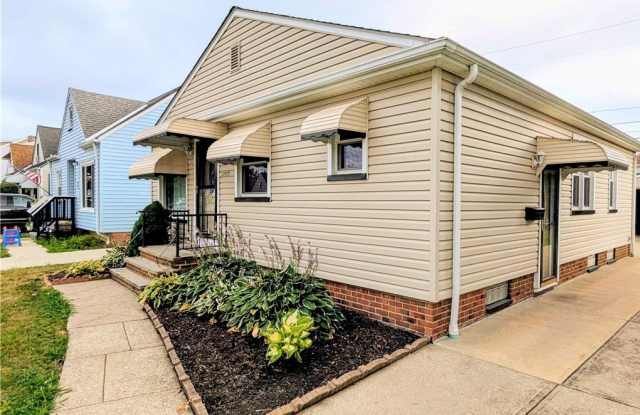 3207 Wellington Avenue Gallery 2