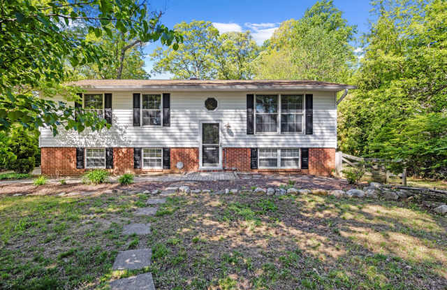 Charming rancher located in the highly desired community of Hillmere Estates!!! photos photos