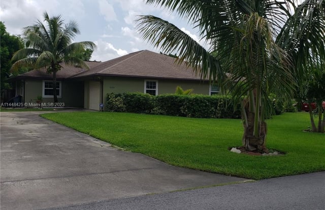 8678 SE Oleander St - 8678 Southeast Oleander Street, Hobe Sound, FL 33455