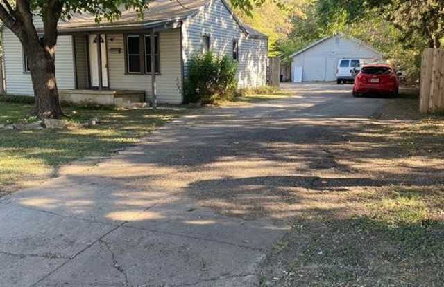 5924 Midway Road Gallery 2