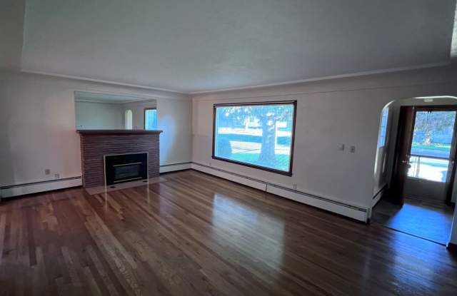 South Hill Charming corner lot 3 bed 2 bath in quiet neighborhood photos photos