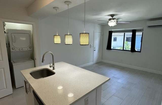 918 NE 15th Avenue photos photos