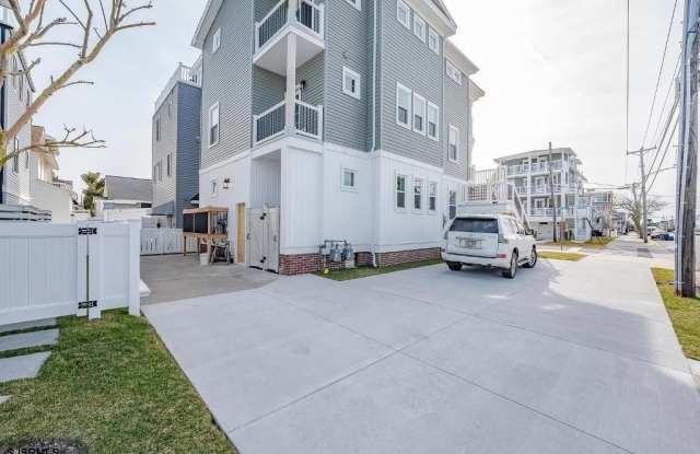 801 Stenton Pl Gallery 3