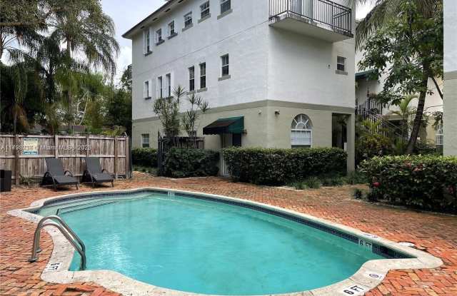 2850 Coconut Ave photos photos