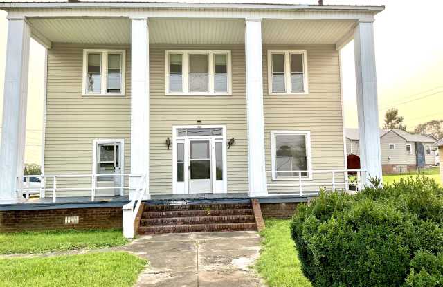 206 Virginia Street Southwest - 4 photos photos