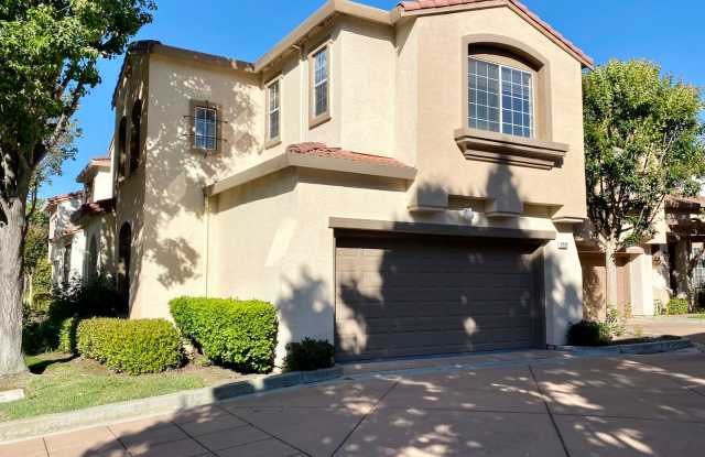 2222 Gianera Street Gallery 2