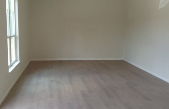 324 Ridgerock Dr Gallery 2