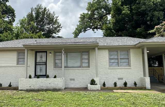 3921 Royal Oaks Dr photos photos