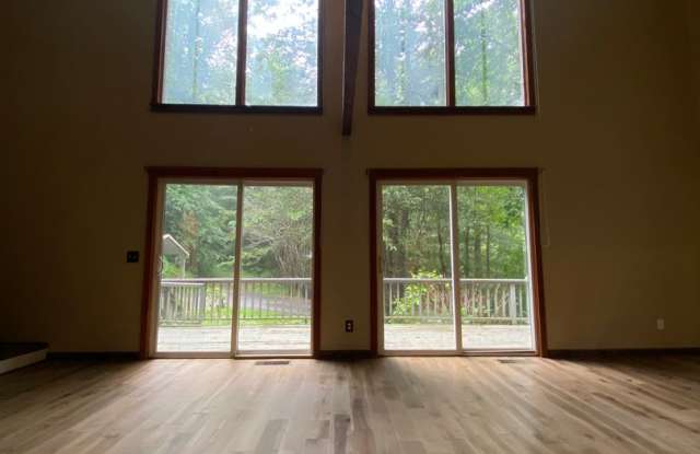 3/2 home close to WCU - 767 Cane Creek Road, Jackson County, NC 28779
