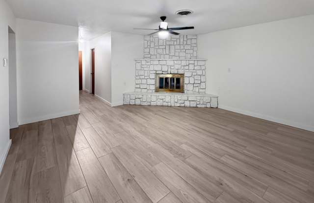 620 E Aspen | Hobbs Gallery 3
