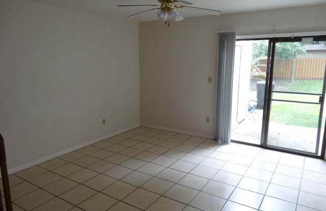 6157 SW 8 LANE - BATTA6157 Gallery 4