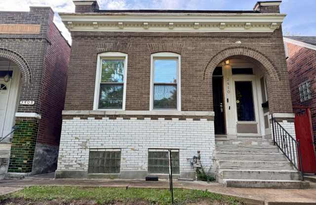 Spacious 2-Bedroom 1.5 bath Gallery 3
