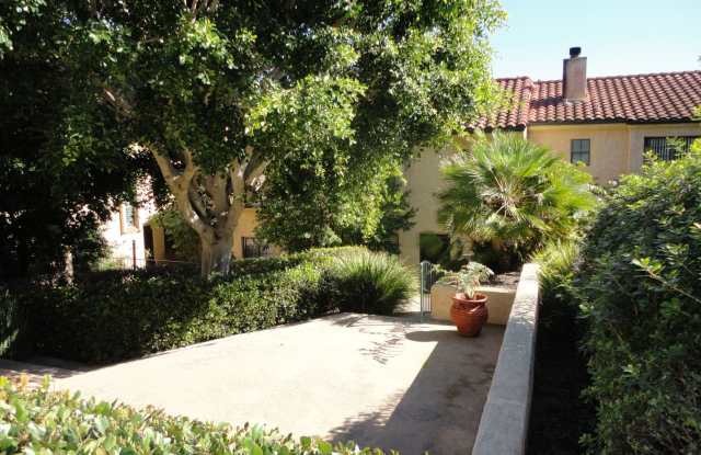 2 BDR Townhome in Ocean Beach with 2 Car Garage photos photos