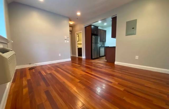 296 willis avenue - 2 Gallery 3