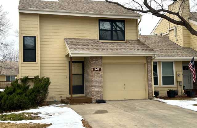 Modern 2 Bedroom Townhome Near CSU photos photos