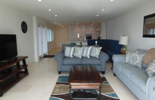2002 OCEAN FRONT Gallery 4
