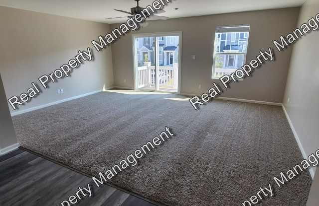 St. John 3 Bedroom Townhome Gallery 3