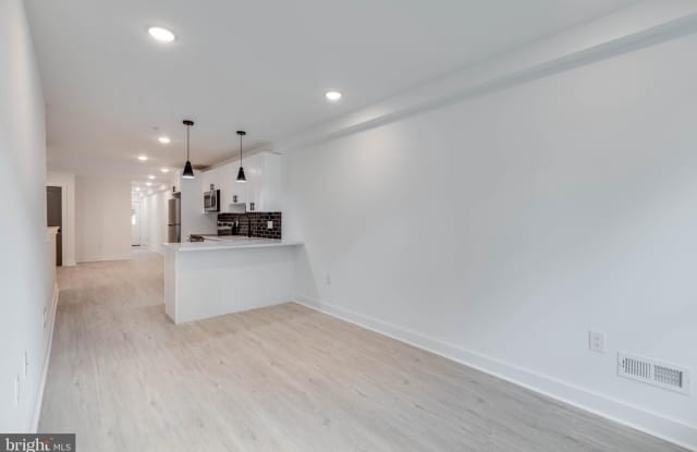 2314 N SYDENHAM Street Gallery 3