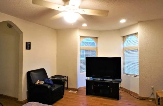 4-bed, 2-bath home in Urbana available for August!  Currently being remodeled! photos photos