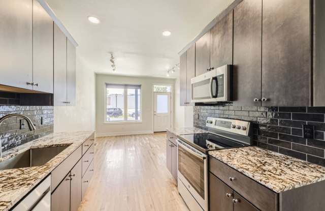 Modern RiNo Townhome | Rooftop Deck + Attached Garage Gallery 4
