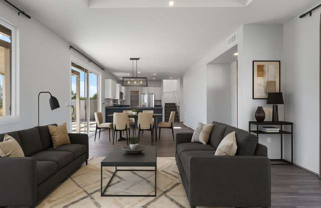Bright 4-Bedroom Pet-Friendly Golf-Course Home photos photos