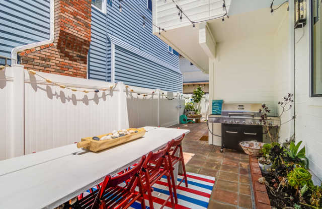 1602 East Balboa Boulevard Gallery 3