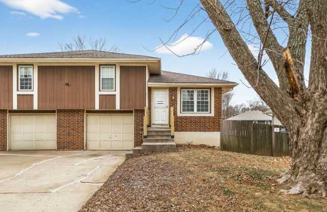 Gorgeous 3/2 townhome in Blue Springs! photos photos