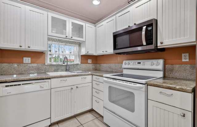 9410 N Hollybrook Lake Drive photos photos