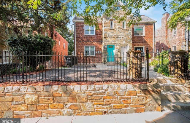 515 OAKWOOD Street SE photos photos