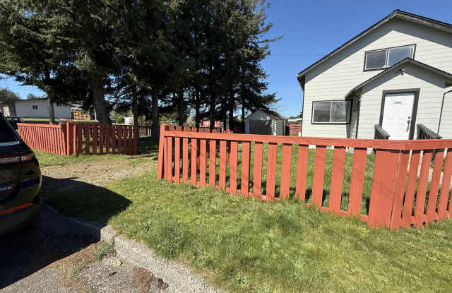 Spacious 4 Bed/2 bath North Bend Charmer photos photos