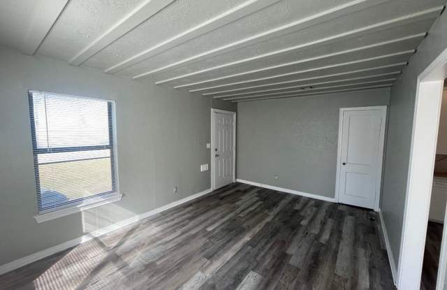 1 Bedroom 1 Bathroom Duplex For Lease Now! Gallery 4