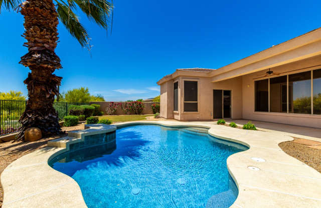 3 BED 2.5 BATHROOM HOME W/ OFFICE/DEN 3 CAR GARAGE AND SPARKLING POOL photos photos