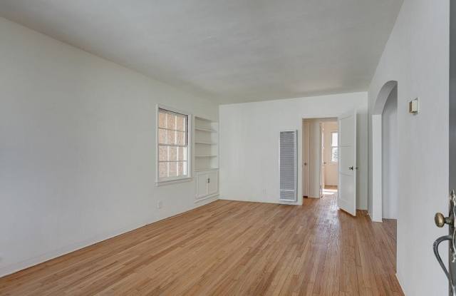 4557 Alumni Avenue Gallery 3