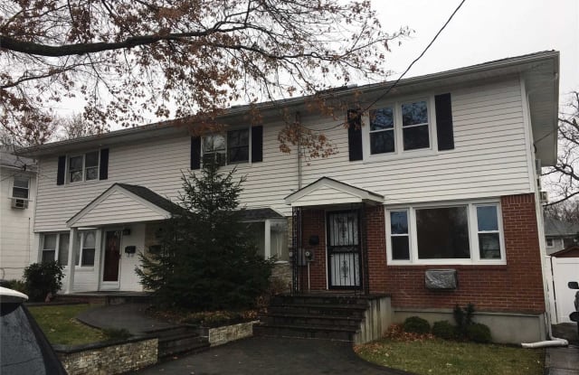 57-12 Little Neck Pkwy - 57-12 Little Neck Parkway, Queens, NY 11362