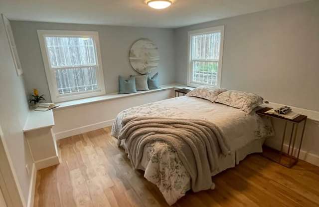 4816 Bond Street - 4816 Bond Street, Oakland, CA 94601