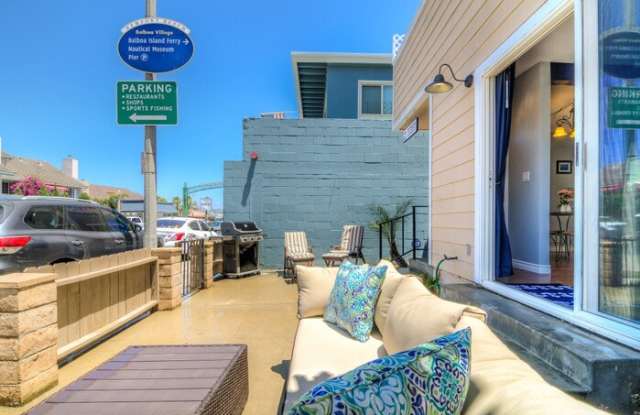 415 East Balboa Boulevard Gallery 3