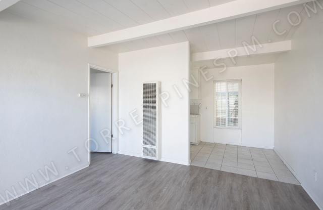 Pacific Beach 1 Bedroom Cottage with Parking in a Phenomenal Location photos photos