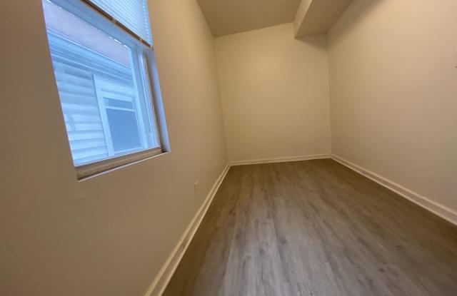 4450 South Wood Street - 2 R Gallery 4
