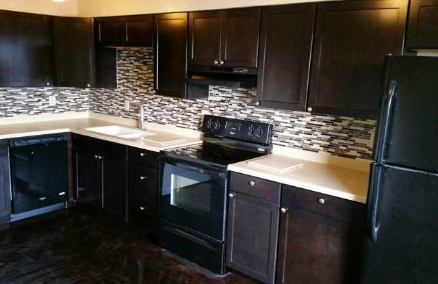 1780 E 5625 S - 1780 East 5625 South, South Ogden, UT 84403