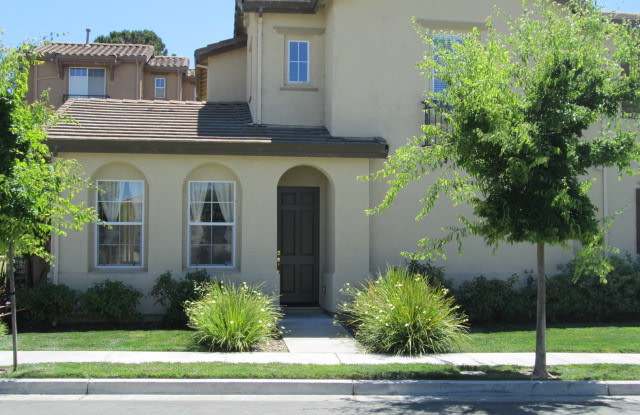 Newer Two Story Single Family Home - 5342 Gallery Court, Richmond, CA 94806