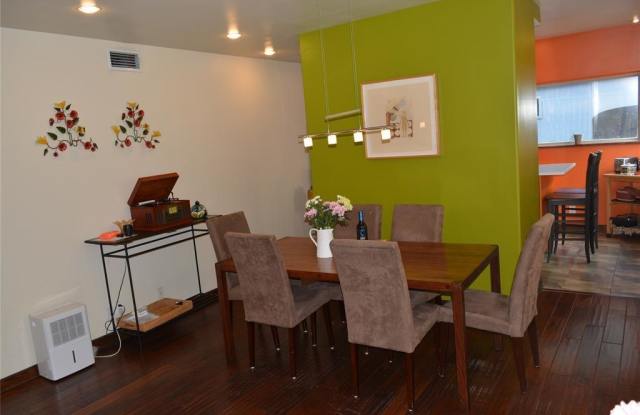 1627 Castle Court Gallery 3