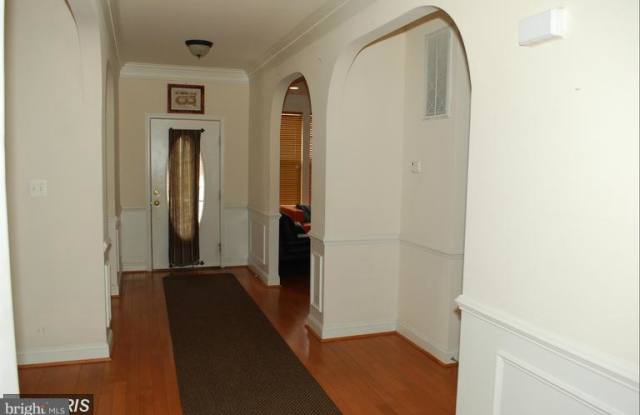 2125 MONROE STREET Gallery 3