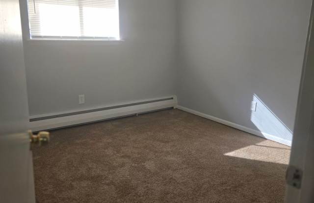 2 bedrooms, 1 bathroom, 1st floor Gallery 3